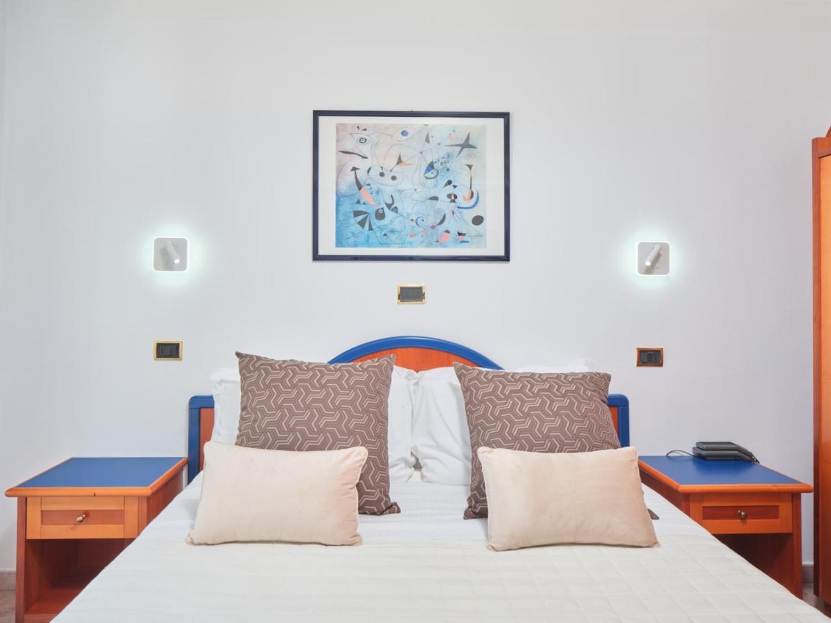 Comfort Double or Twin Room Lateral Sea View,1730000924:JPEG