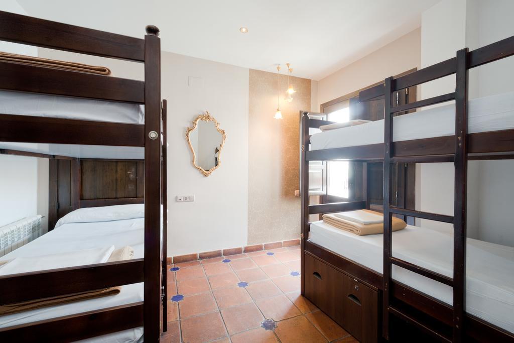 6-Bed Mixed Dormitory Room,736370005:JPEG