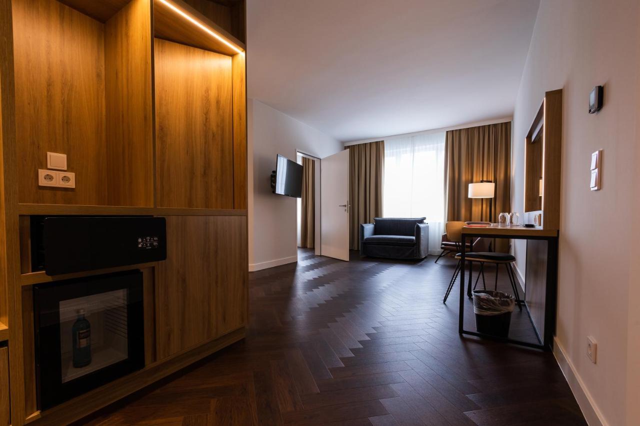 Junior Suite,1260743233:JPEG