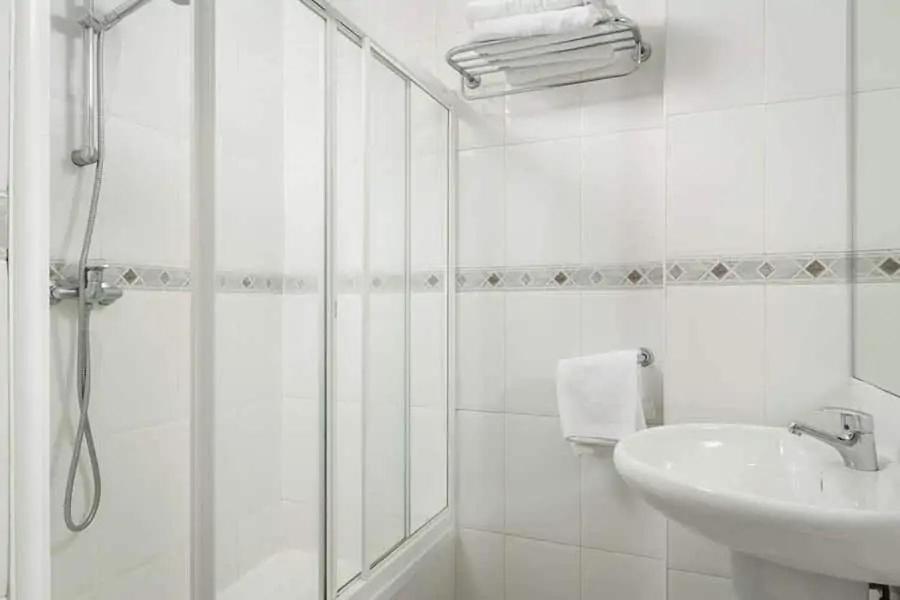 Quadruple Room Private Bathroom,1206693439:JPEG
