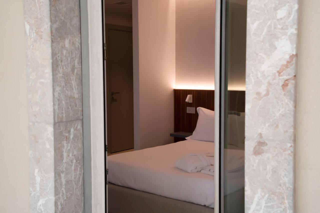 Deluxe Double Room Balcony,1270228966:JPEG