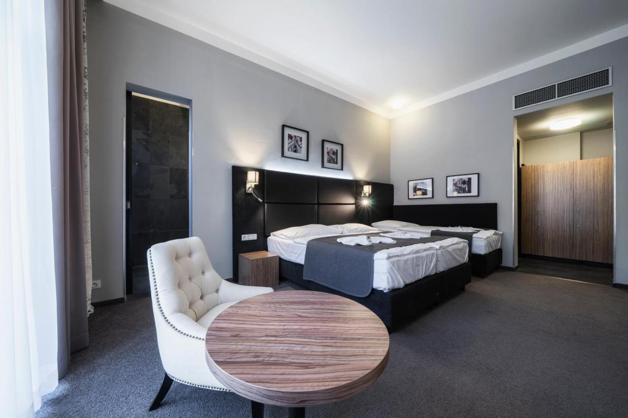 Superior Quadruple Room,1270725868:JPEG