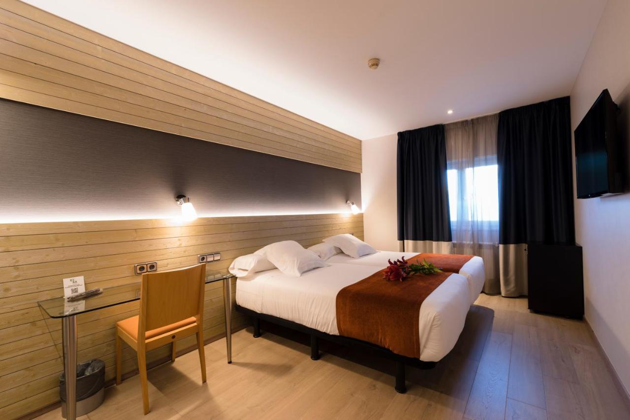 Double or Twin Room,1272126883:JPEG