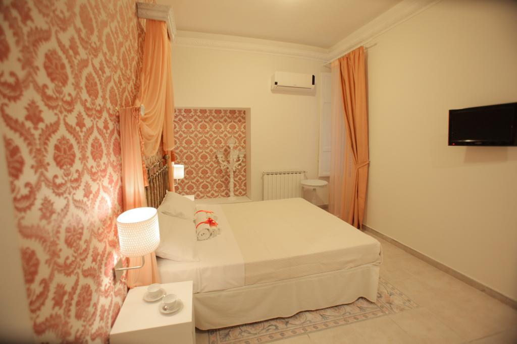 Double Room Private External Bathroom