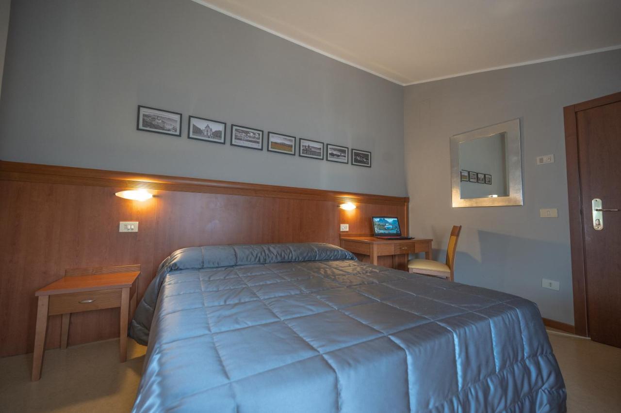 Standard Double or Twin Room,1268571640:JPEG