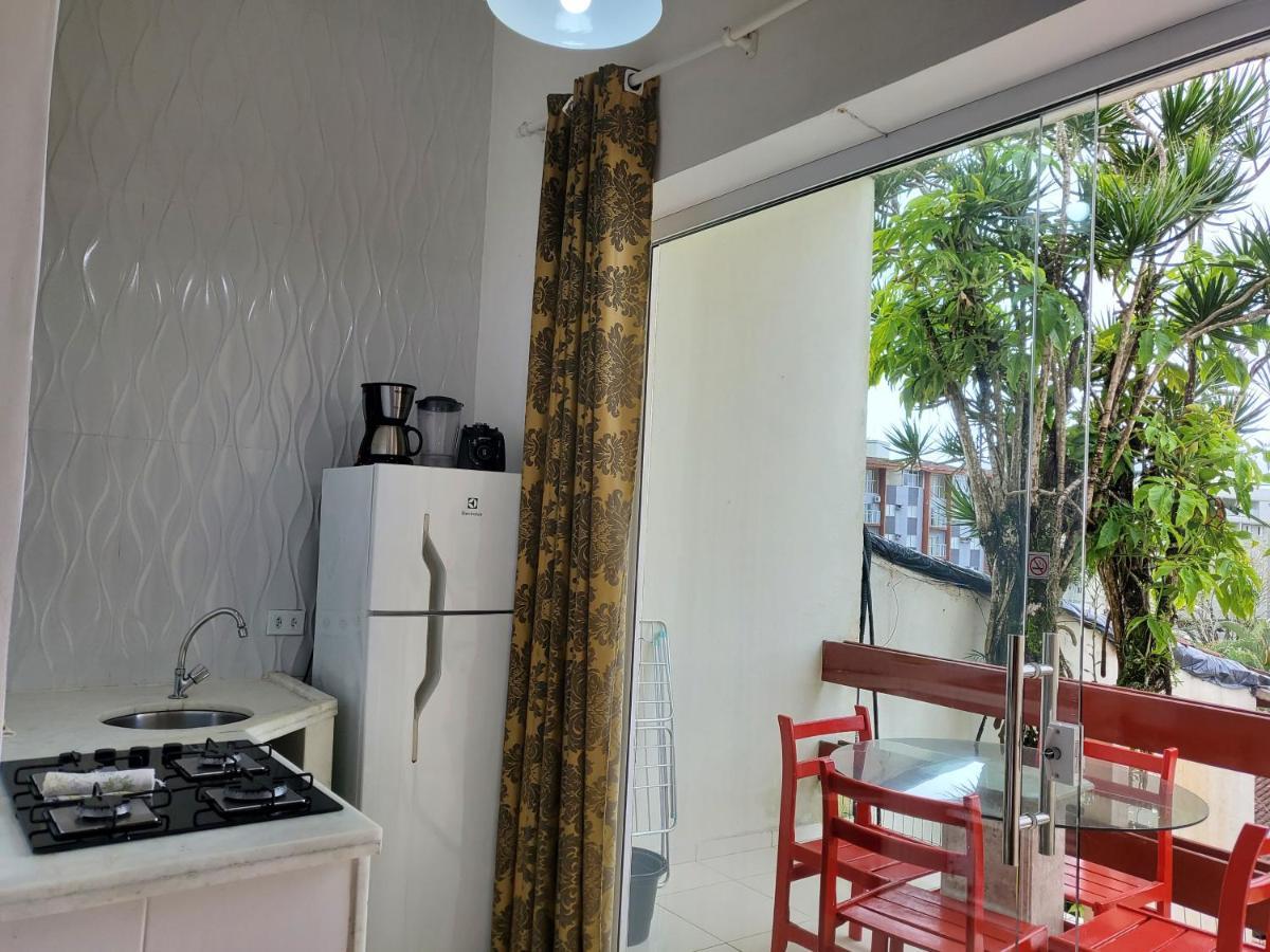 Apartamento de 1 Quarto com Varanda