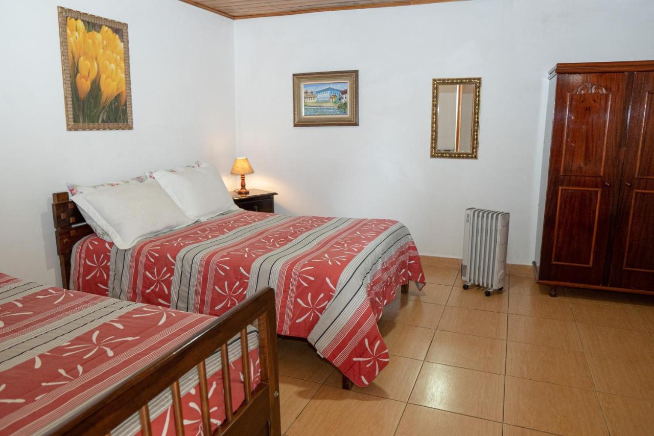 Quarto Triplo Básico