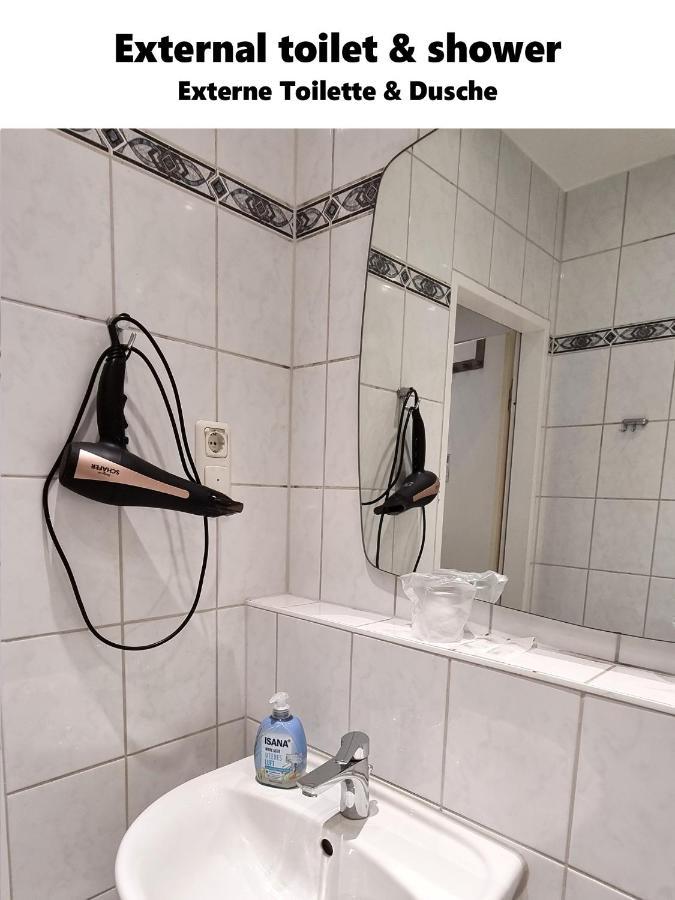 Twin Room,1452147235:JPEG