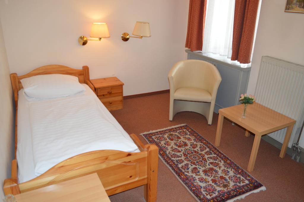 Single Room,127157499:JPEG