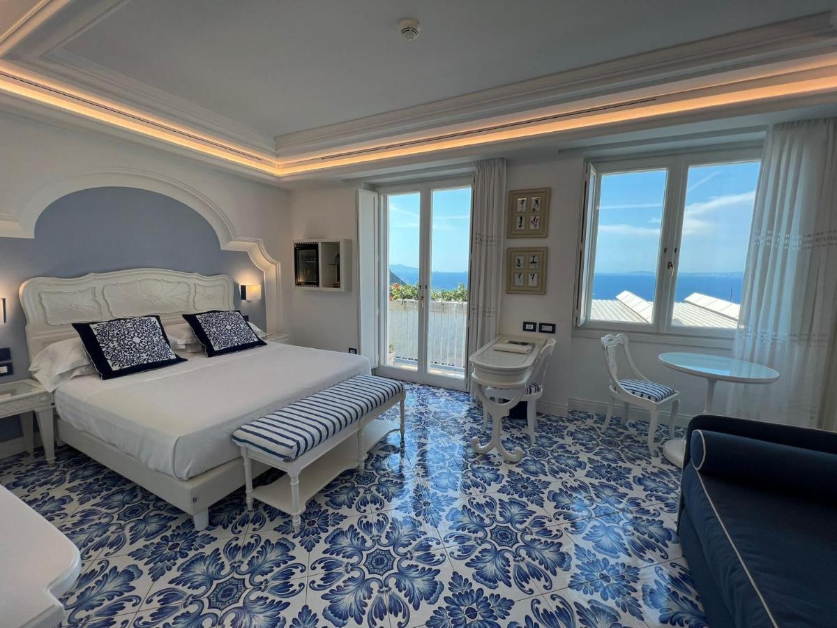 Deluxe Room,819593318:JPEG