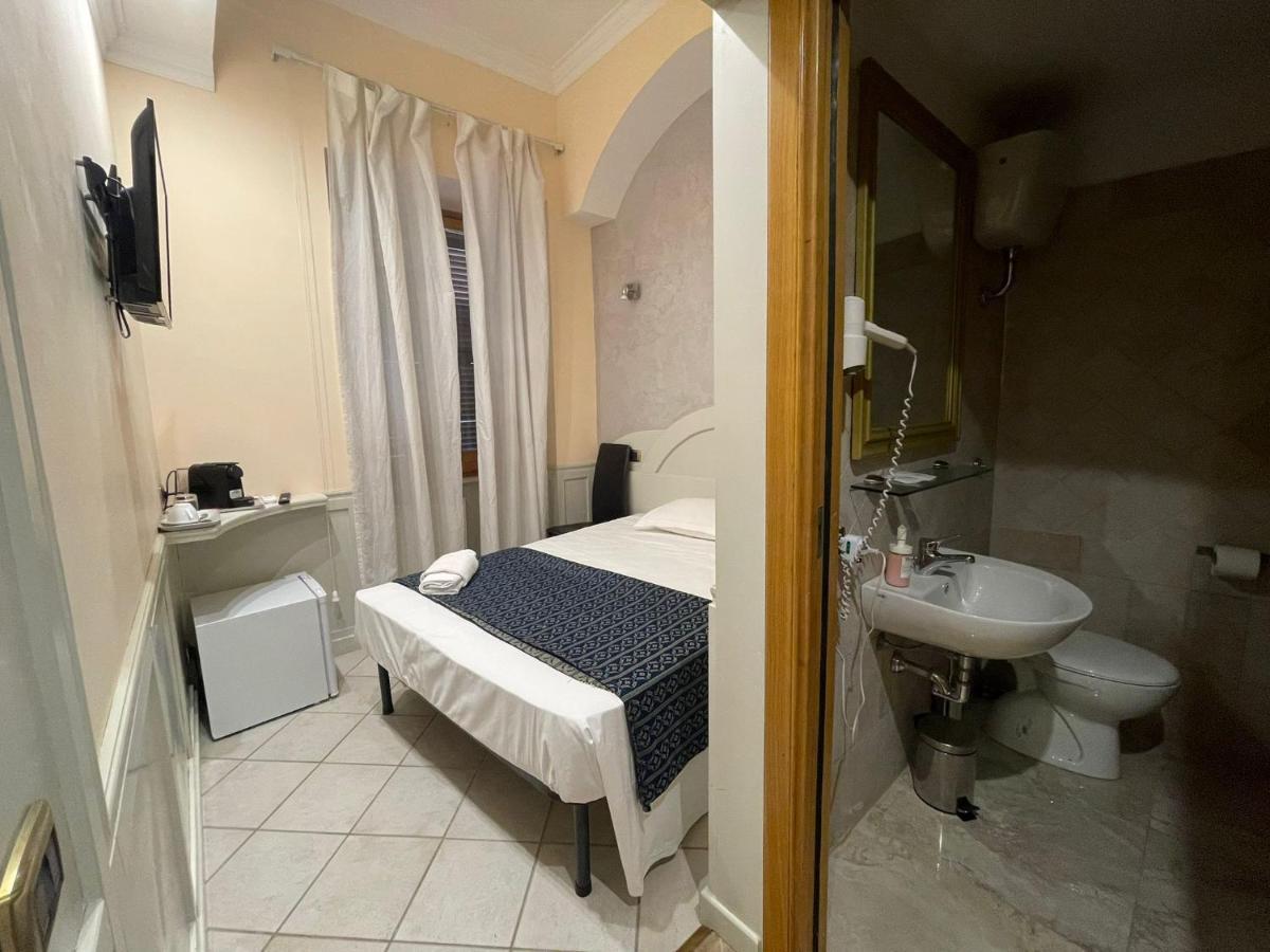 Budget Single Room,1271874790:JPEG