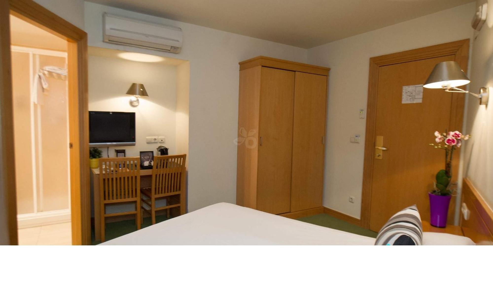 Double or Twin Room,1578367520:JPEG