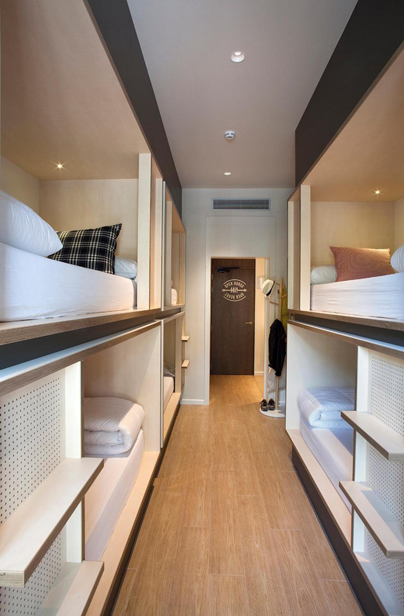 Bed 8-Bed Female Dormitory Room
