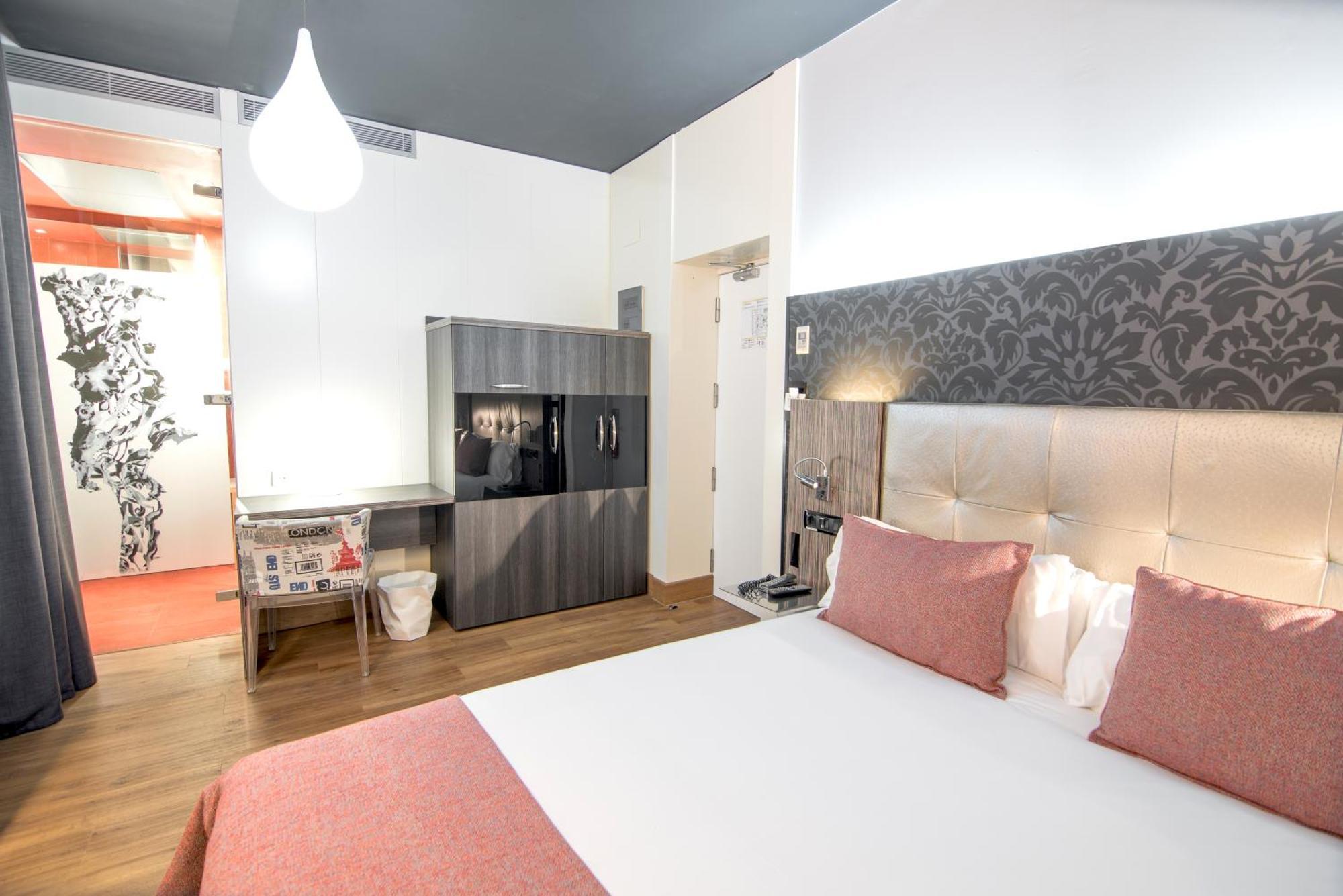 Small Double Room,1333555829:JPEG