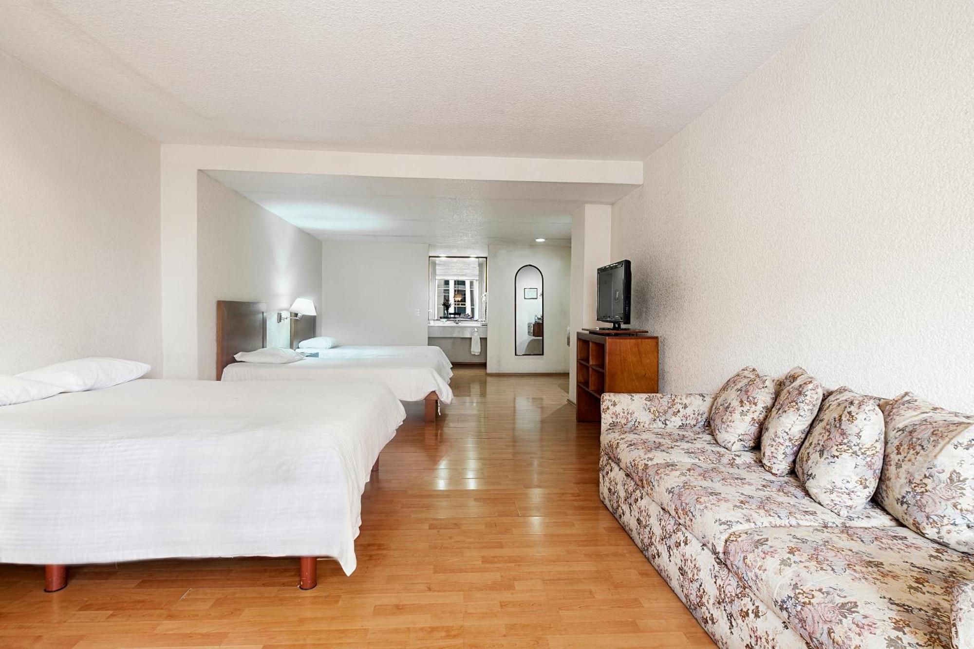 Quadruple Room,1436970088:JPEG
