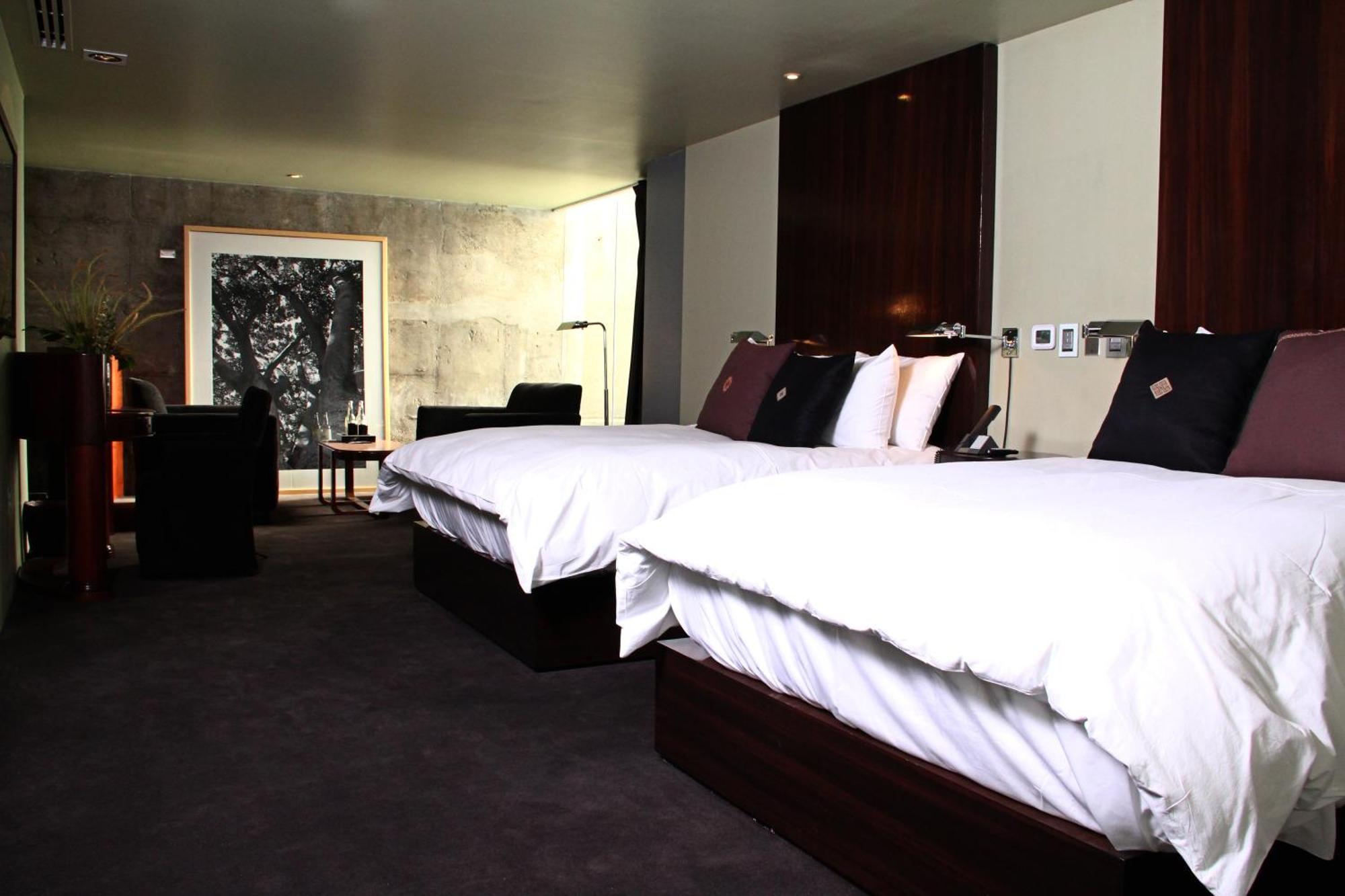 Premium Suite Selected at Check,67213959:JPEG