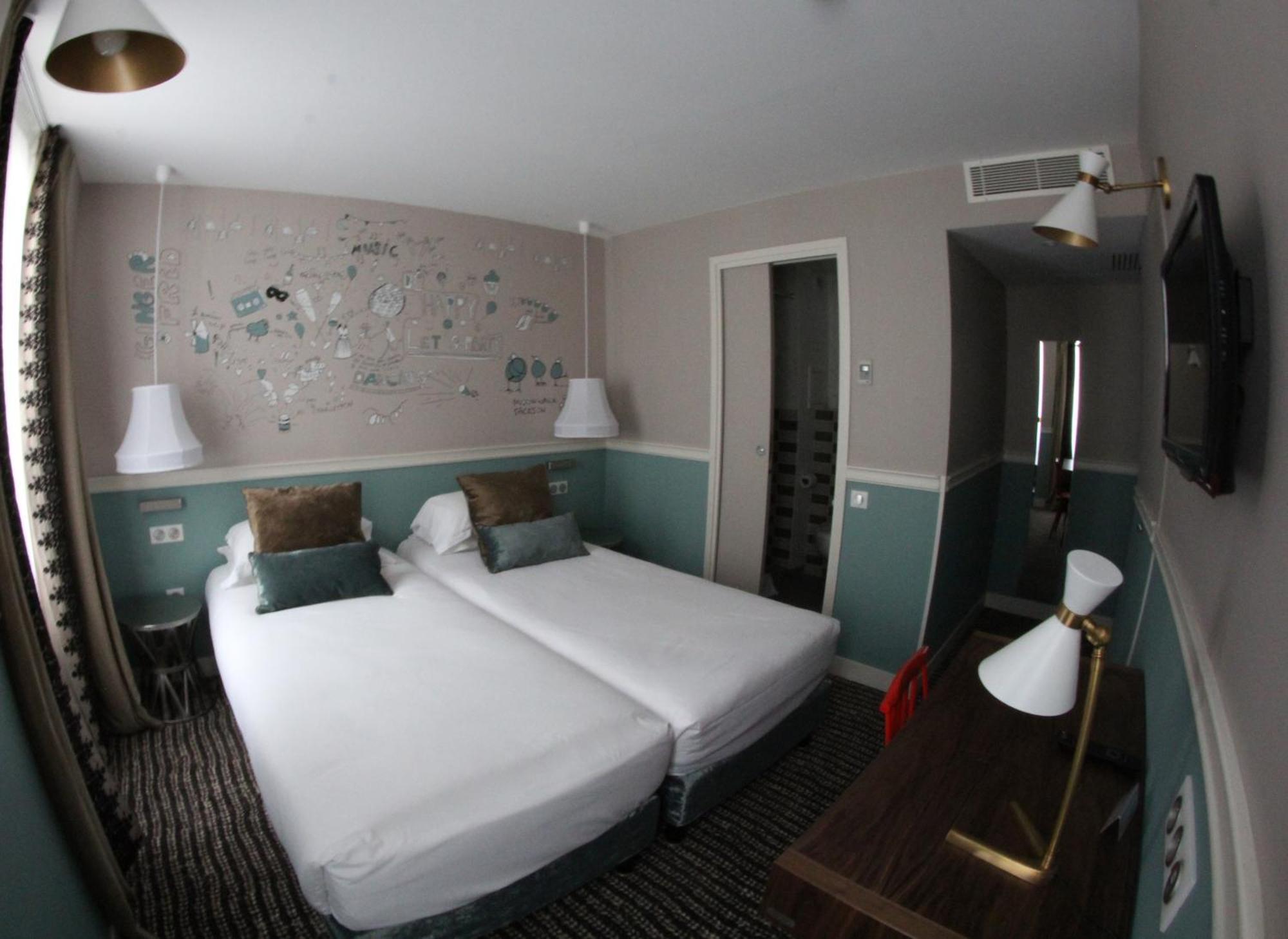 Standard Double or Twin Room,1208480170:JPEG