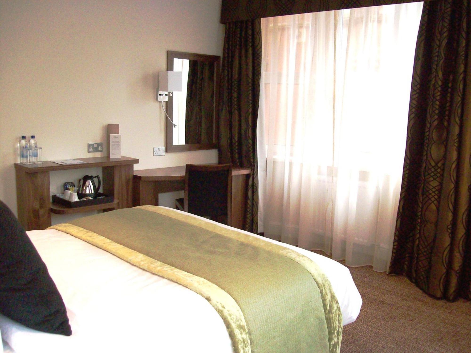 Small Double Room,1716966337:JPEG