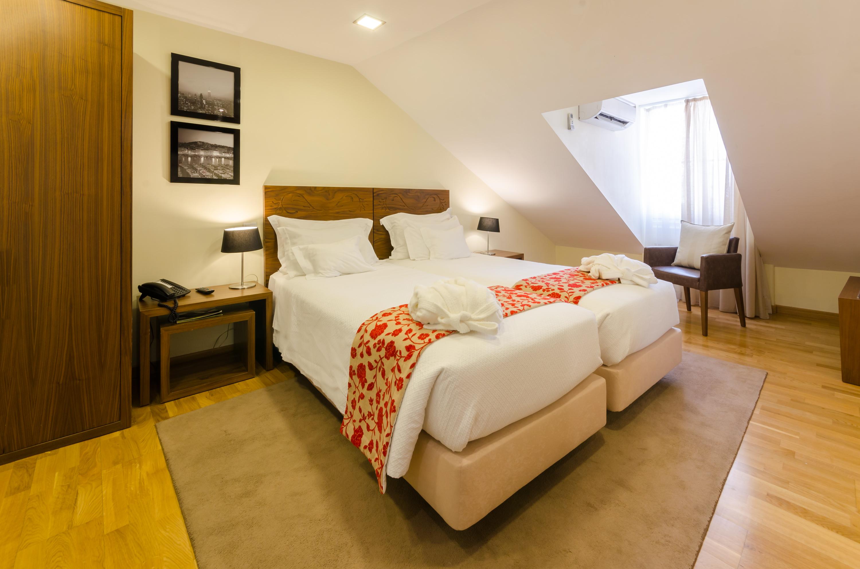 Standard Double or Twin Room,968113129:JPEG