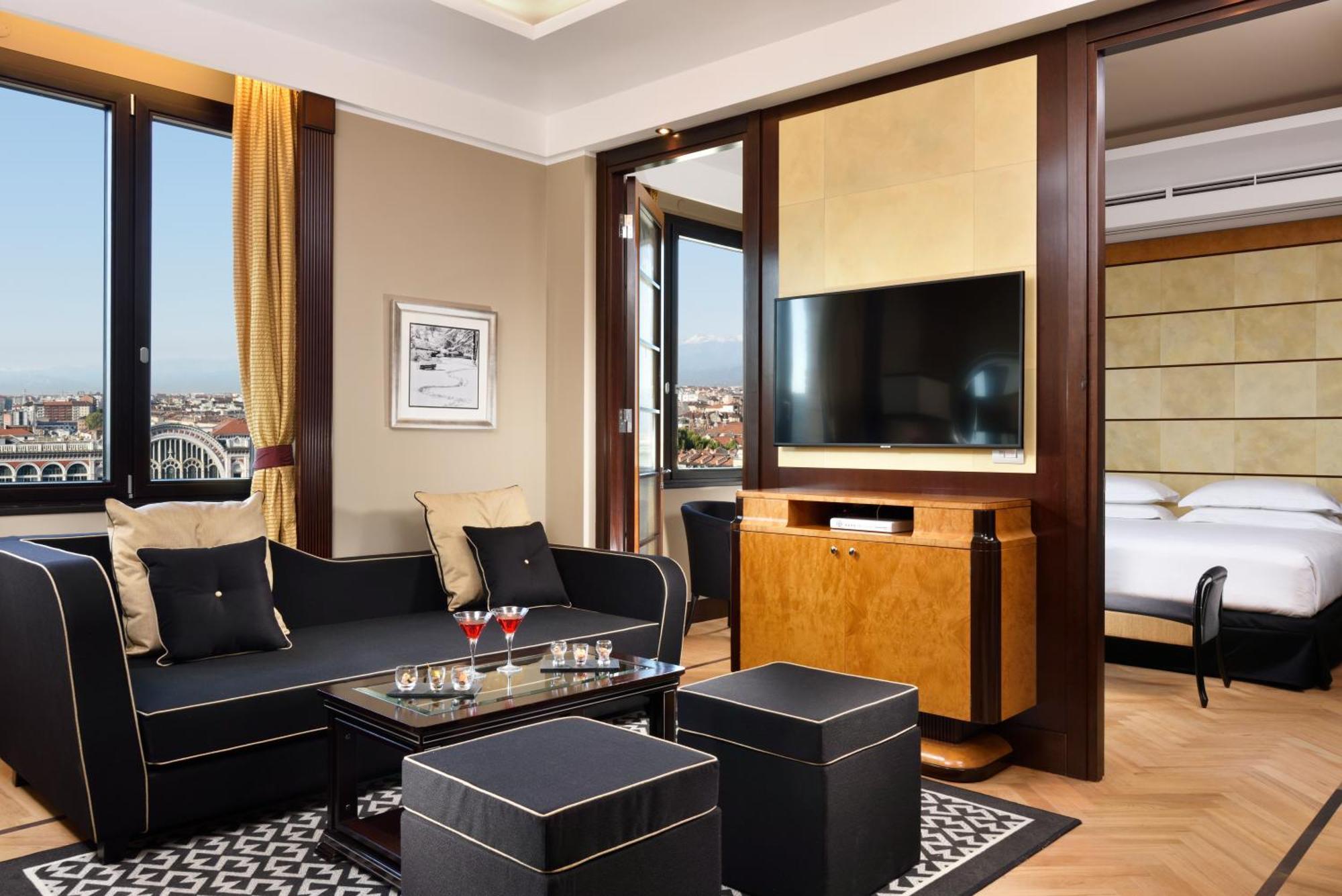 Suite Sofa Bed City View