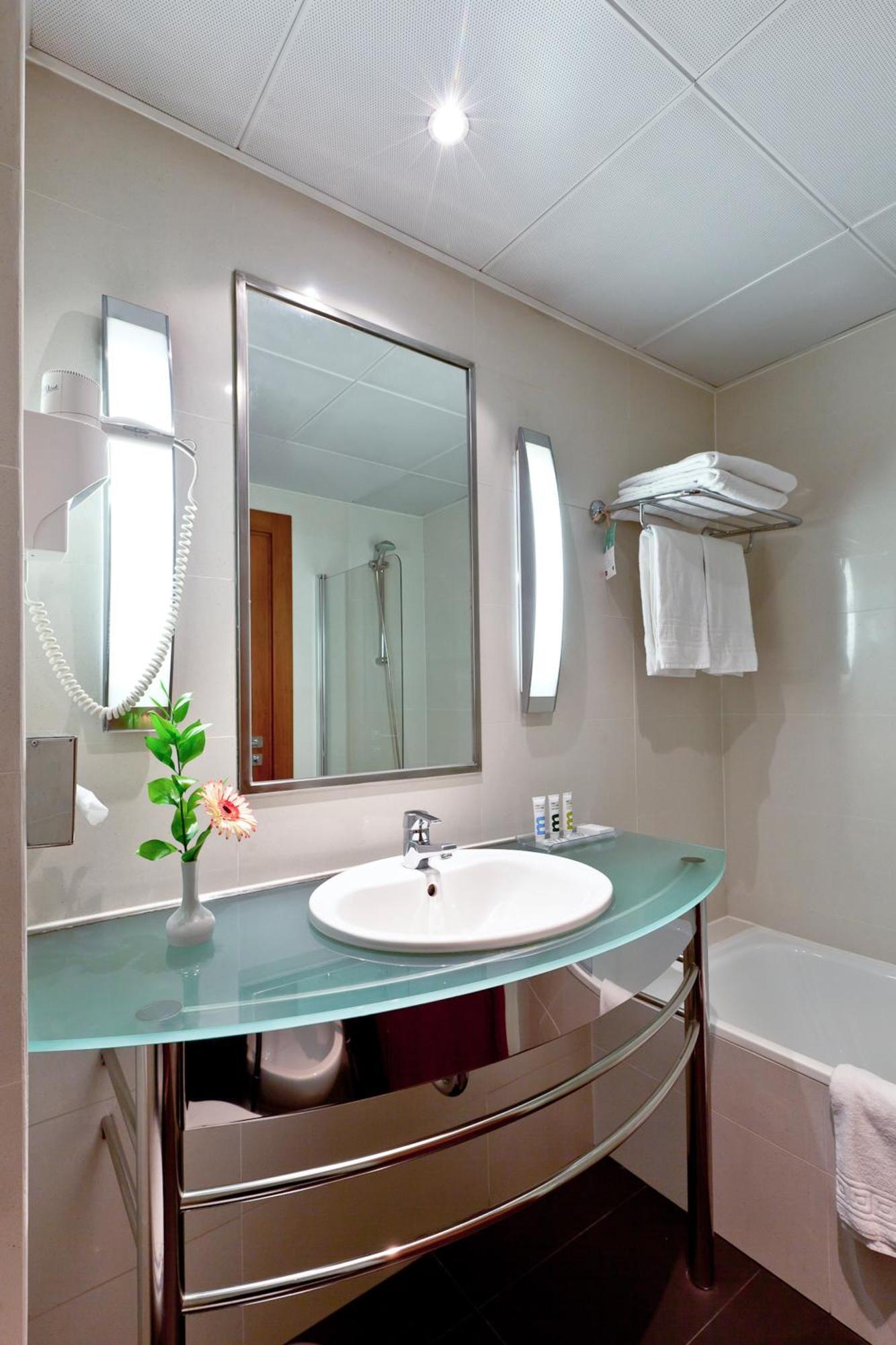Standard Double Room,1000944018:JPEG