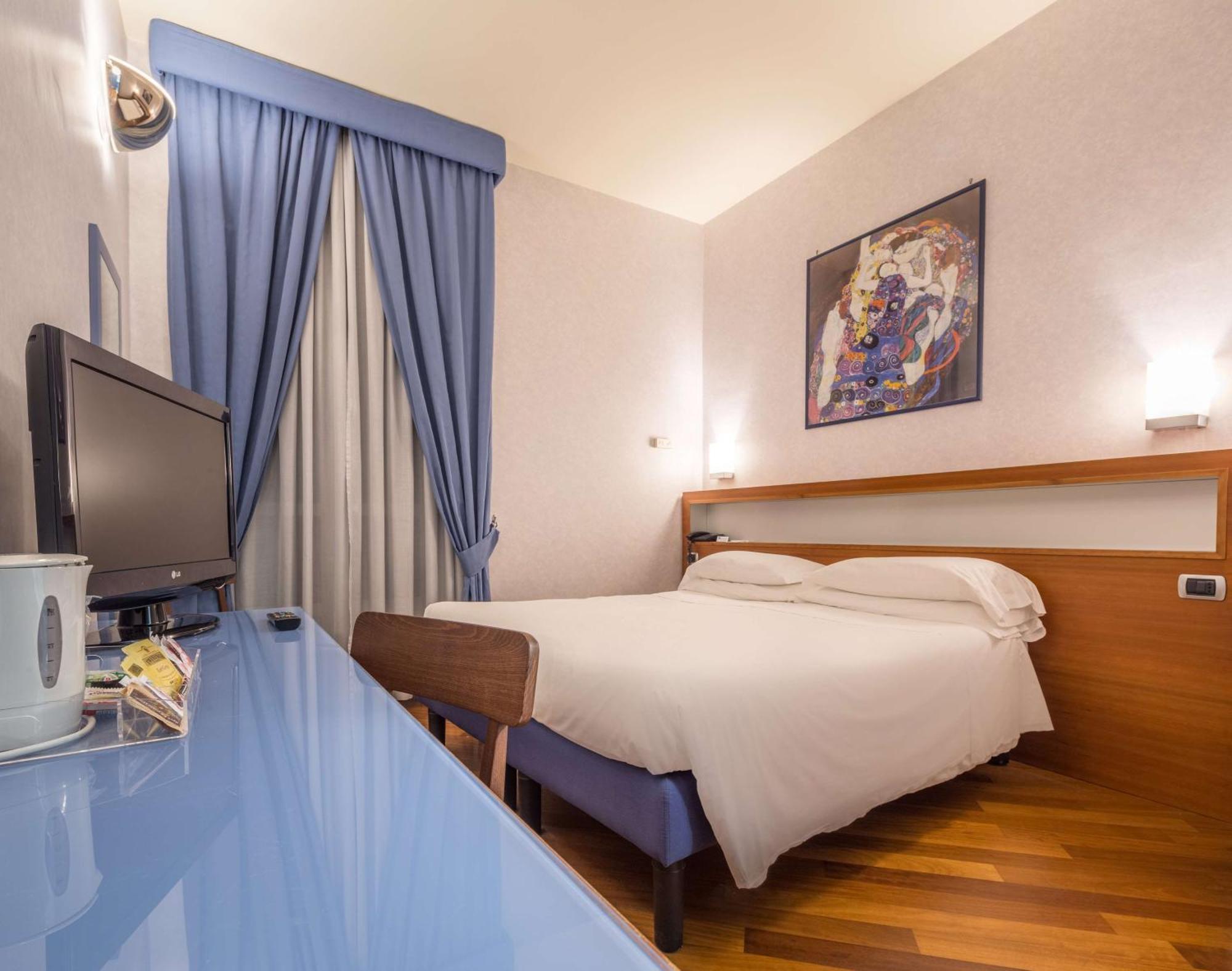 Standard Double Room,1433222479:JPEG