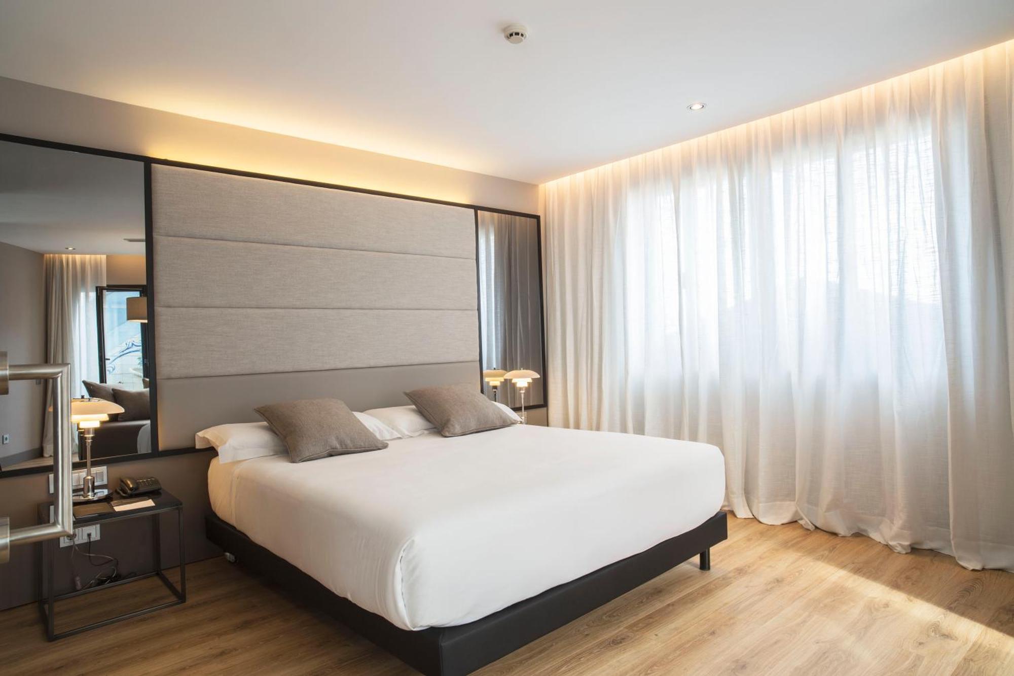 Romantic Double Room,757544128:JPEG