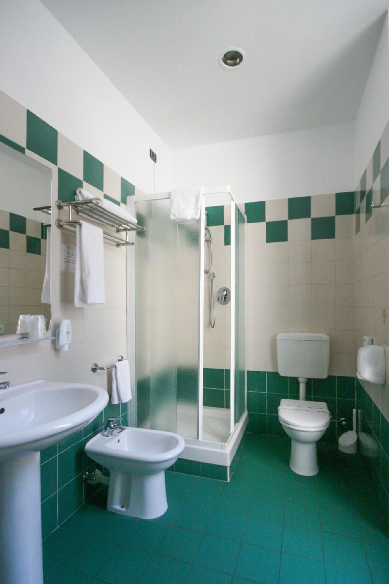 Single Room,1397161409:JPEG