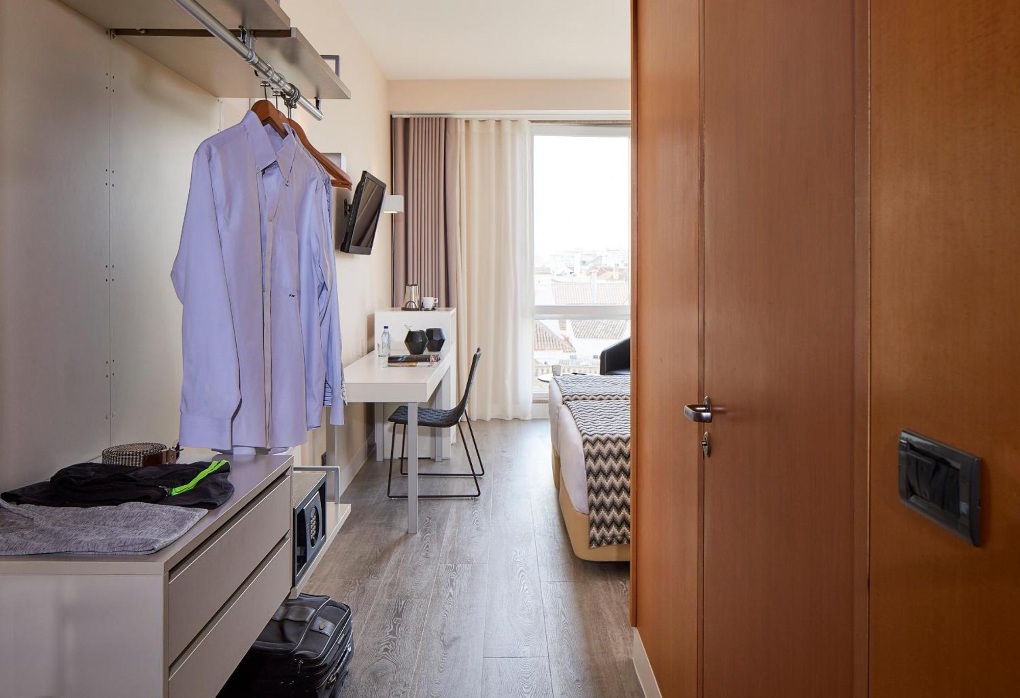 Superior Double or Twin Room,1274492221:JPEG