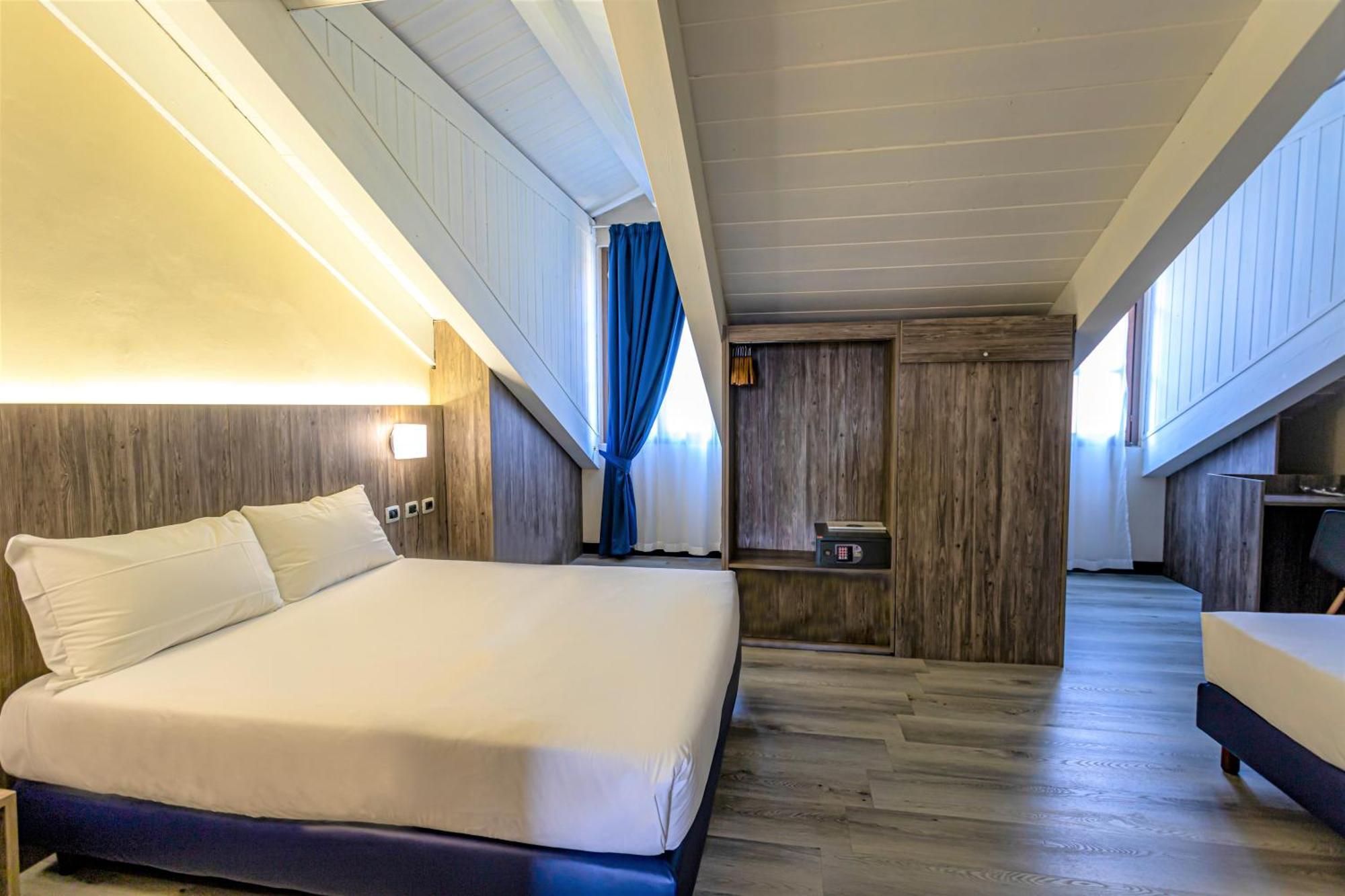 Triple Room,1274528527:JPEG