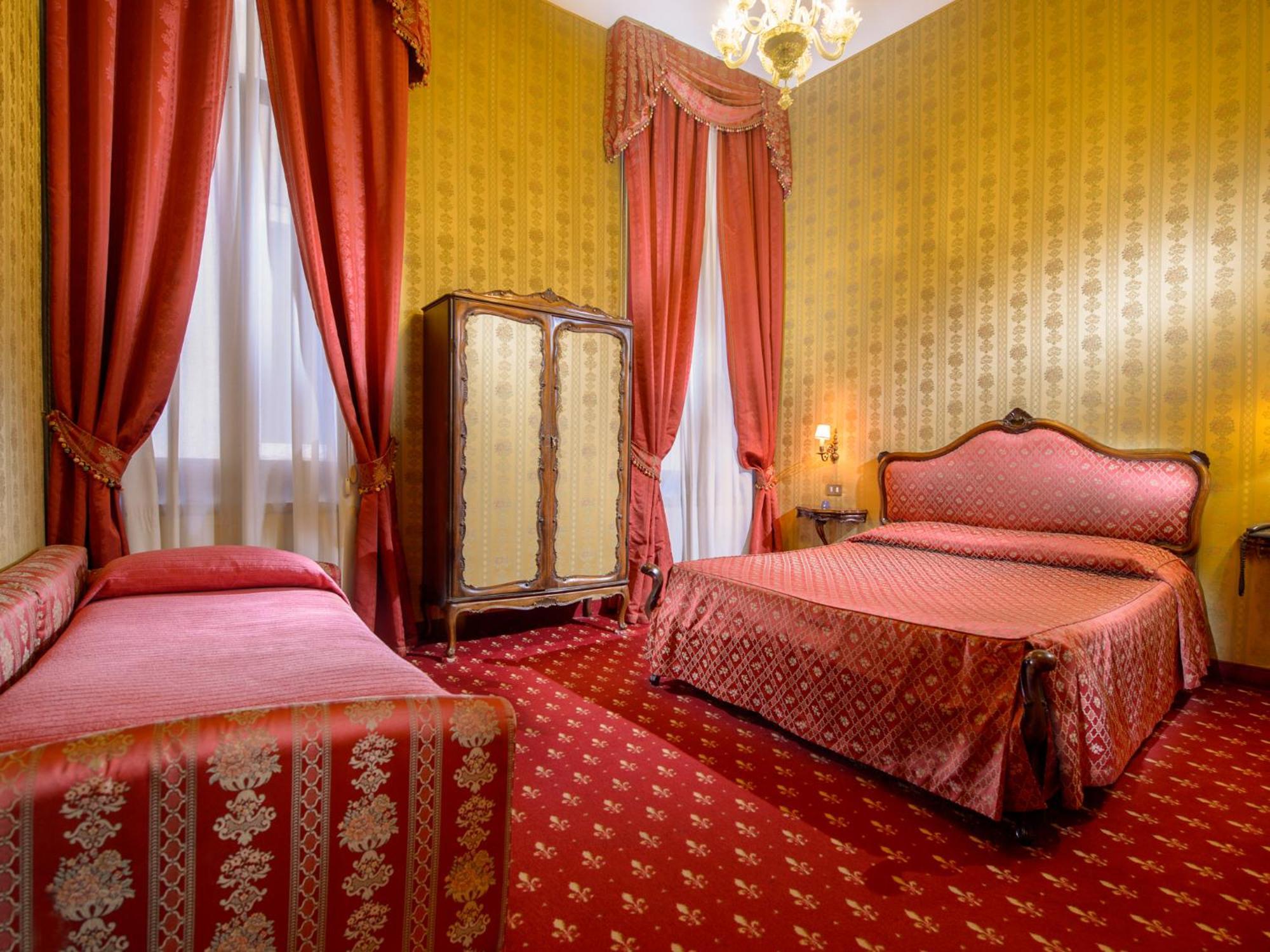 Superior Triple Room,685810263:JPEG
