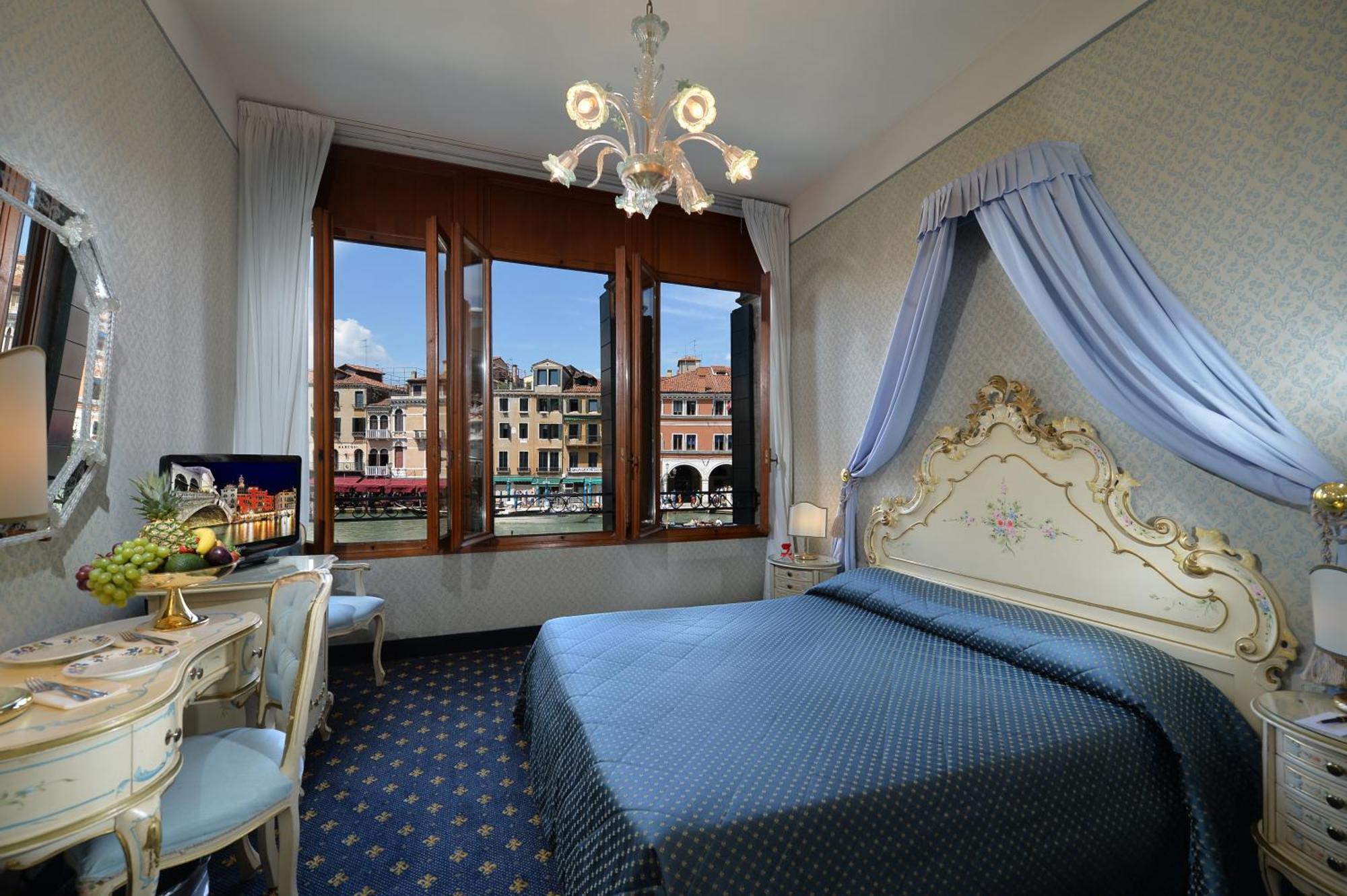 Double Room Grand Canal View no smoking,61430824:JPEG