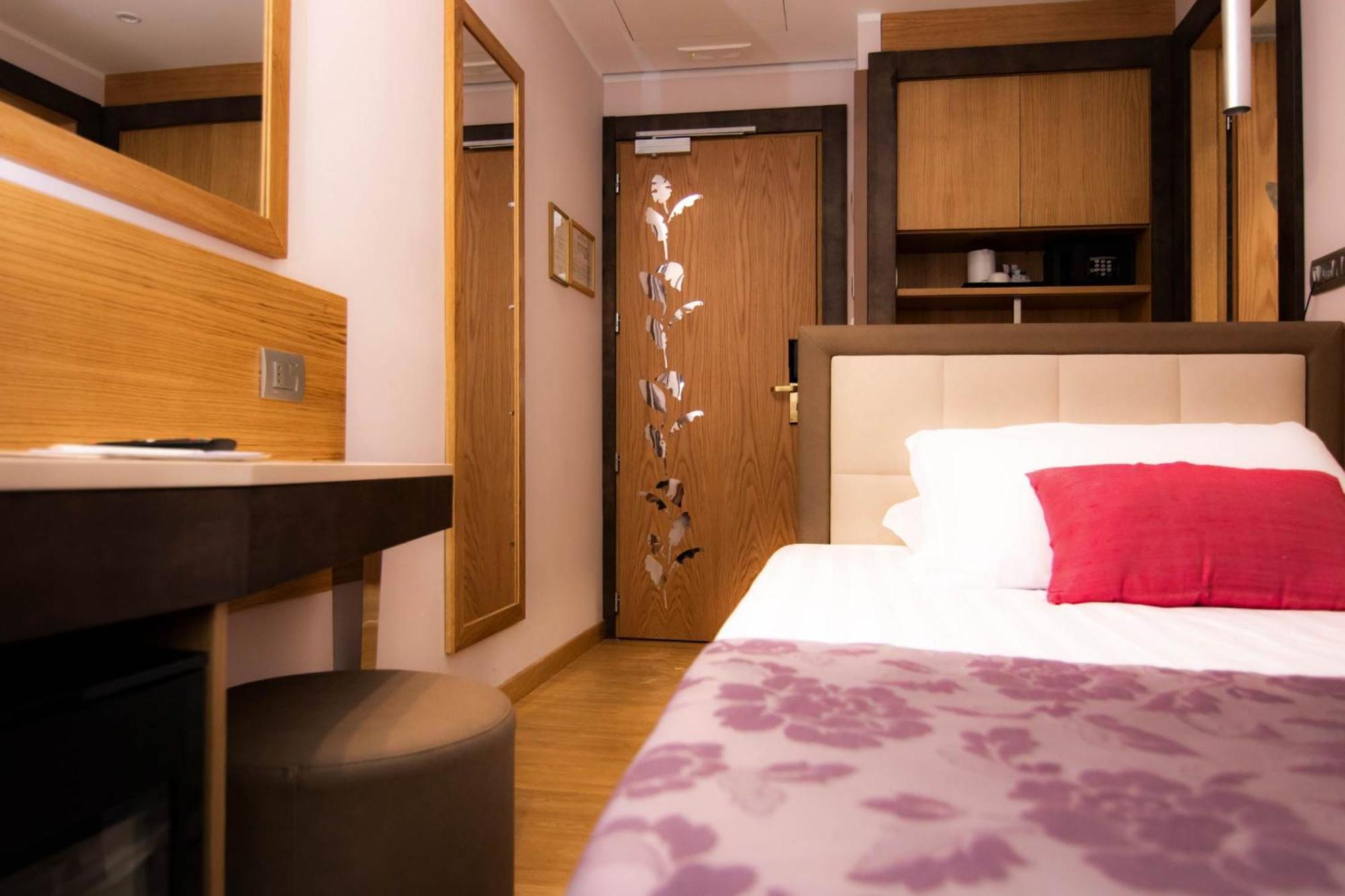 Small Room - French Bed,1274628577:JPEG