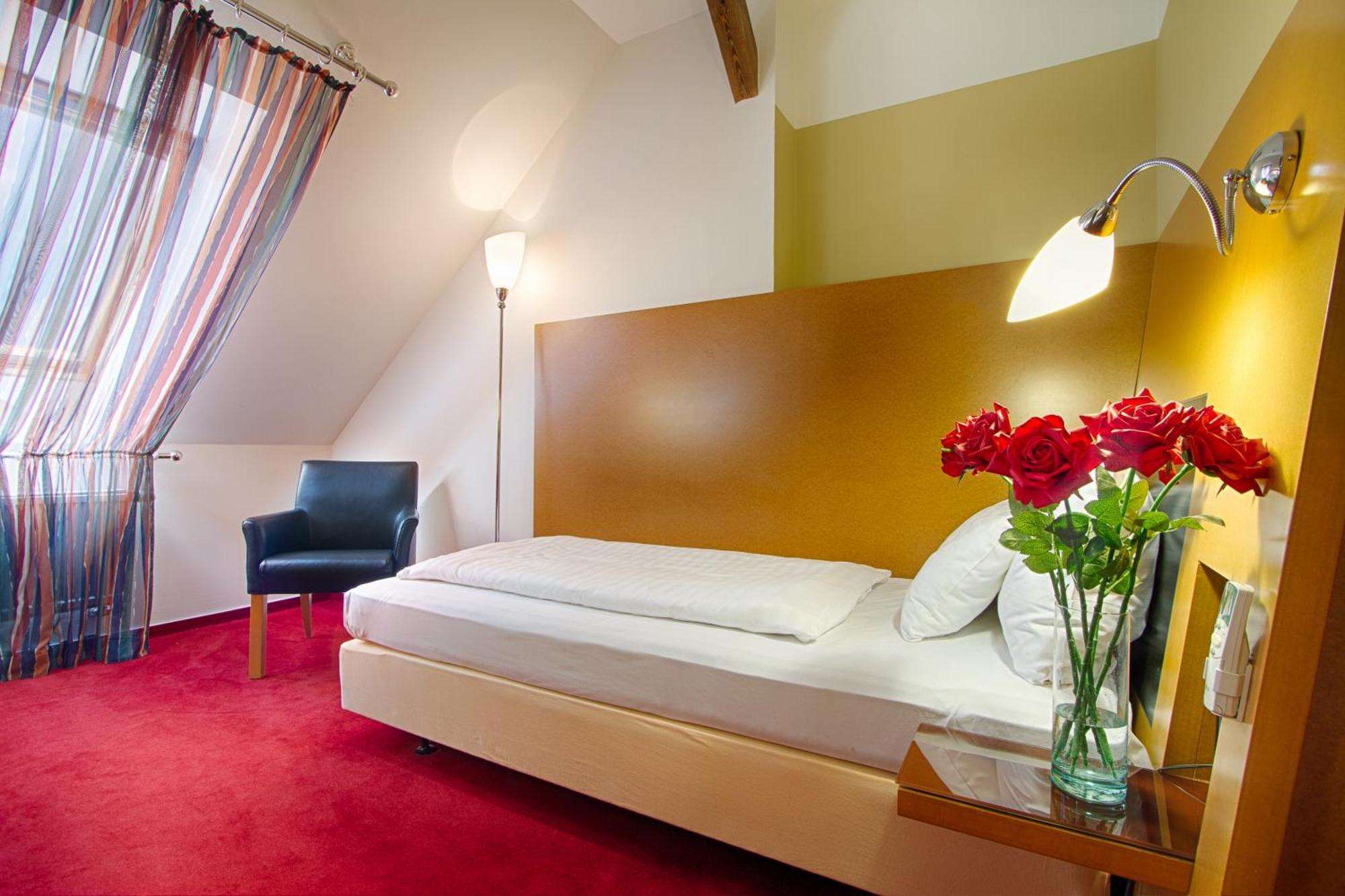 Standard Single Room,1274917207:JPEG