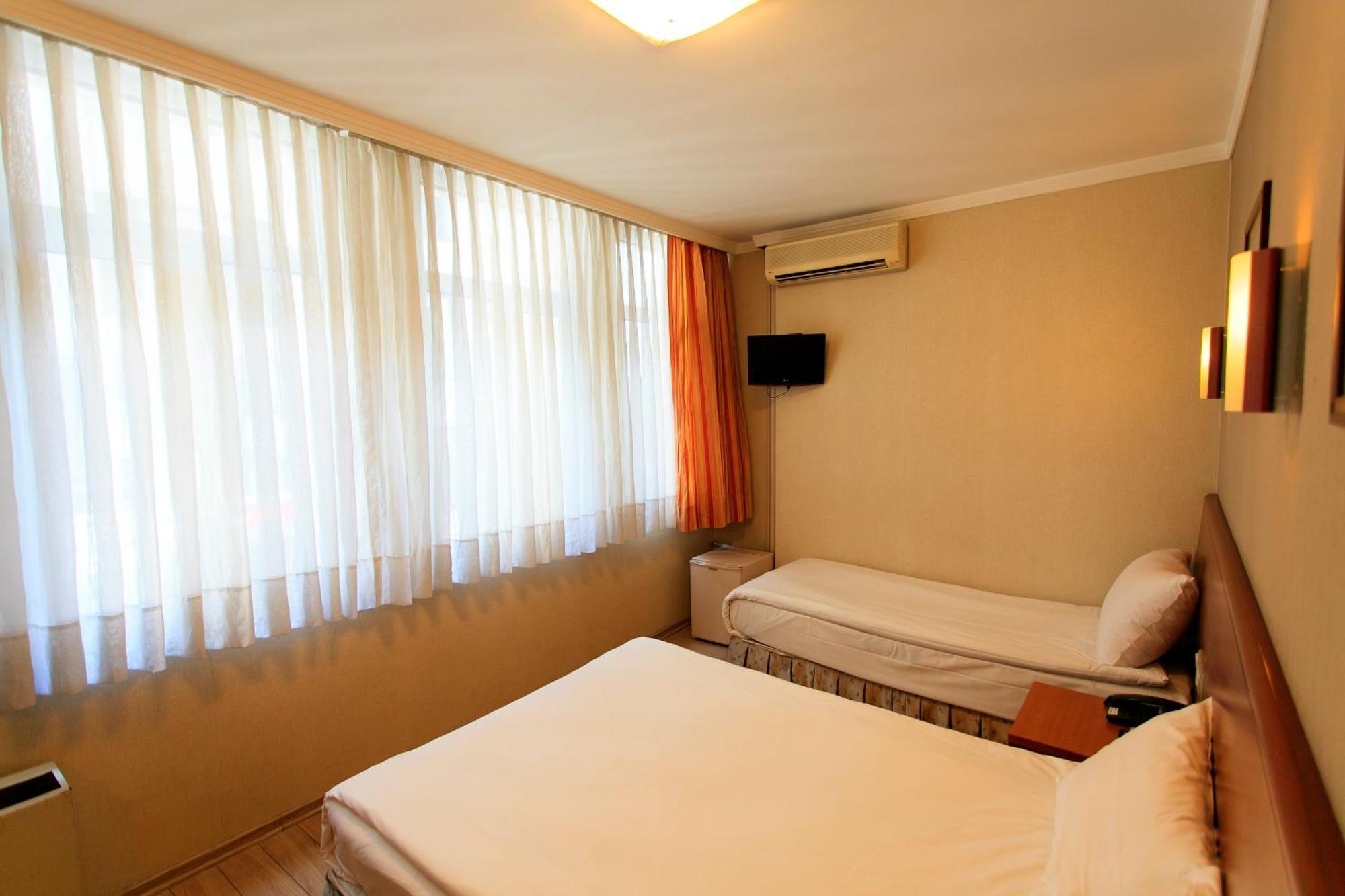 Standard Triple Room,1697072629:JPEG