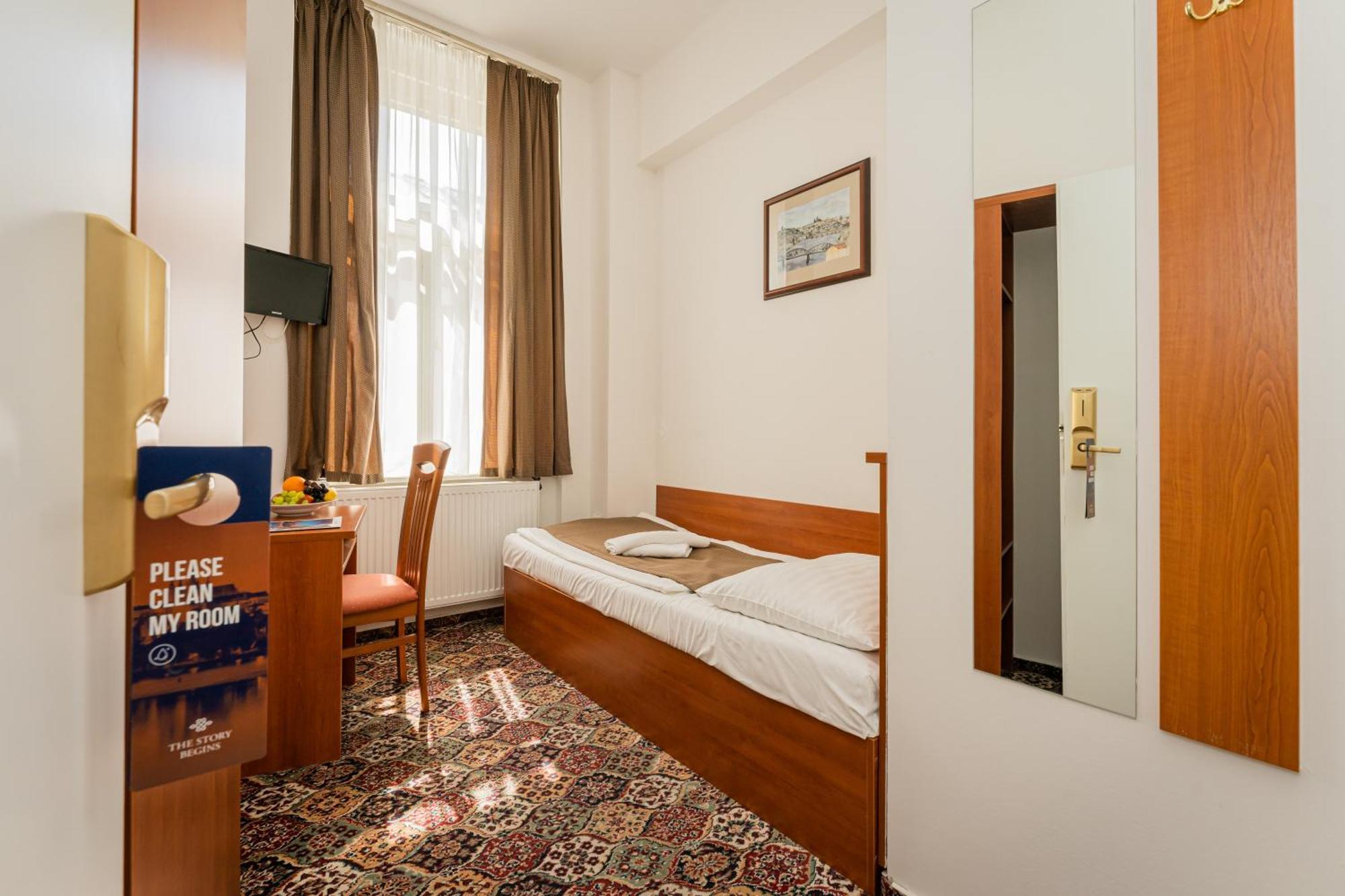 Single Room,1275019102:JPEG