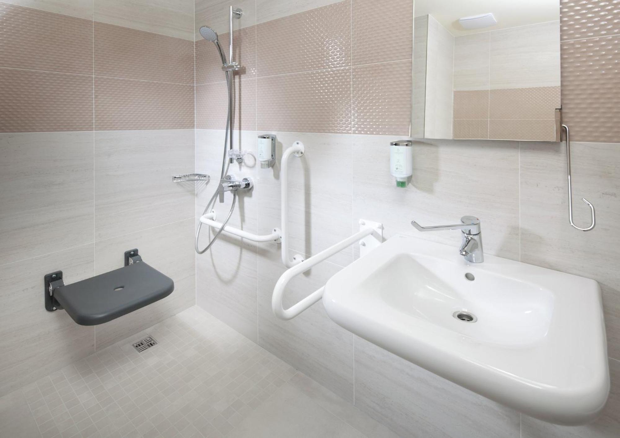 Habitación Estándar con cama extragrande - Adaptada para personas de movilidad reducida
