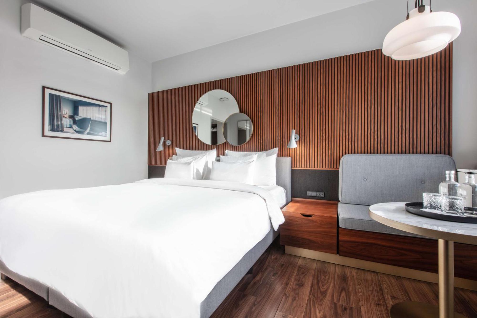 Collection Room,1275312670:JPEG