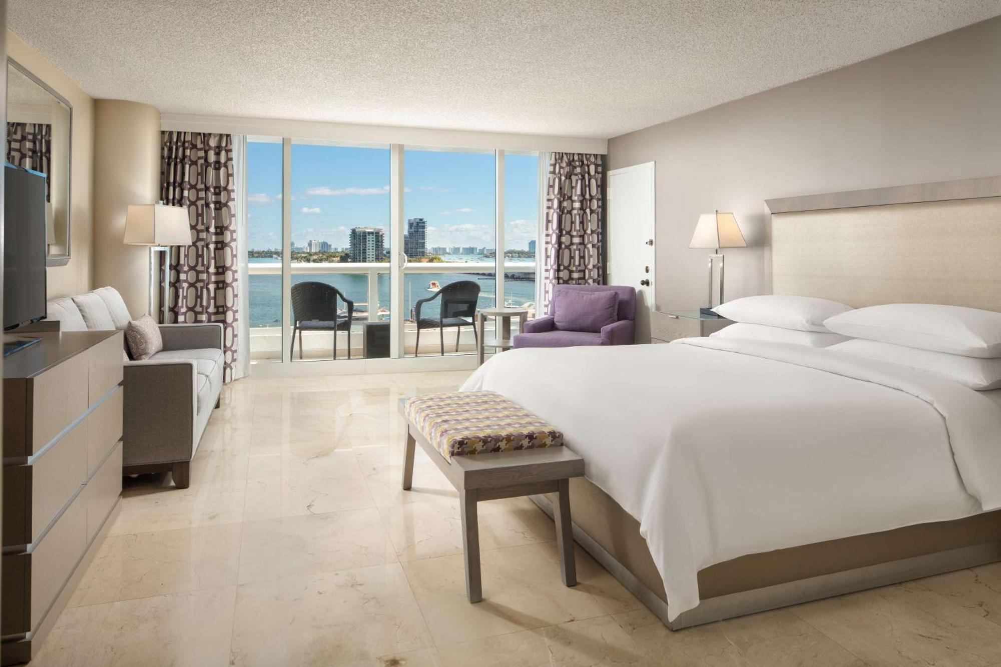 King Room Bay View Disability Access or Roll Shower