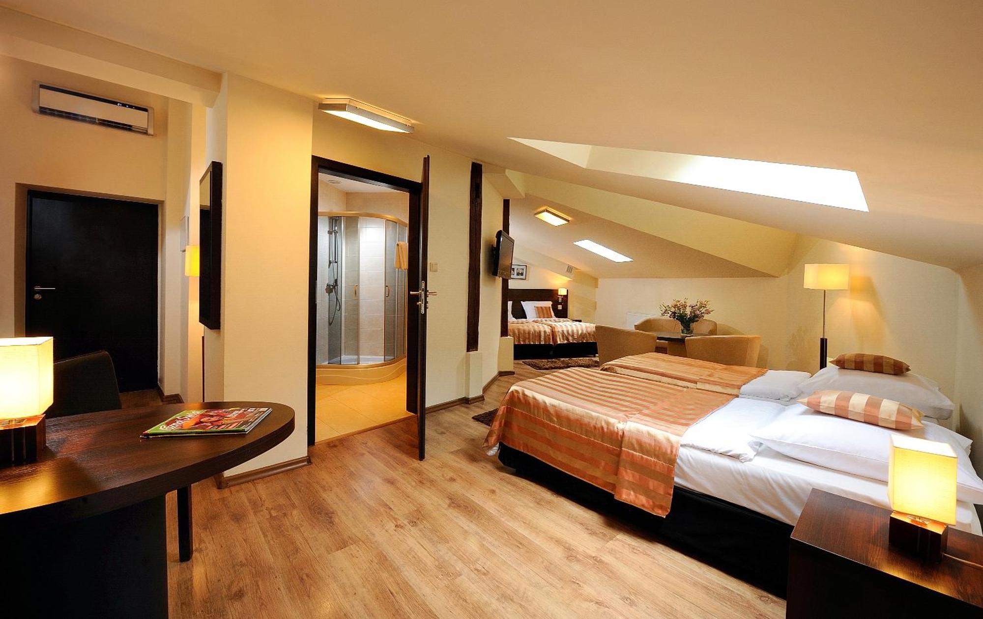 Quadruple Room,1276977760:JPEG