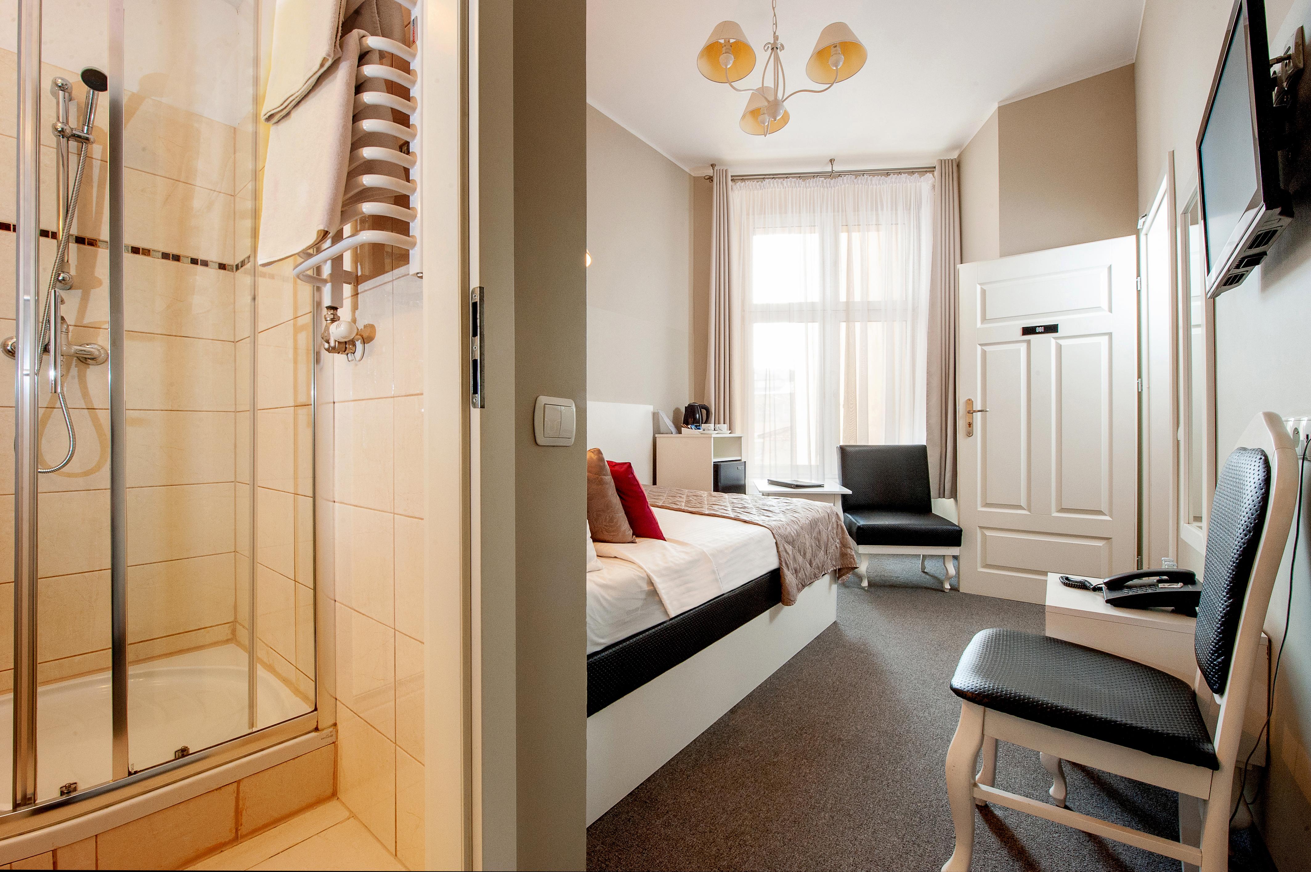 Small Double Room,1277019202:JPEG