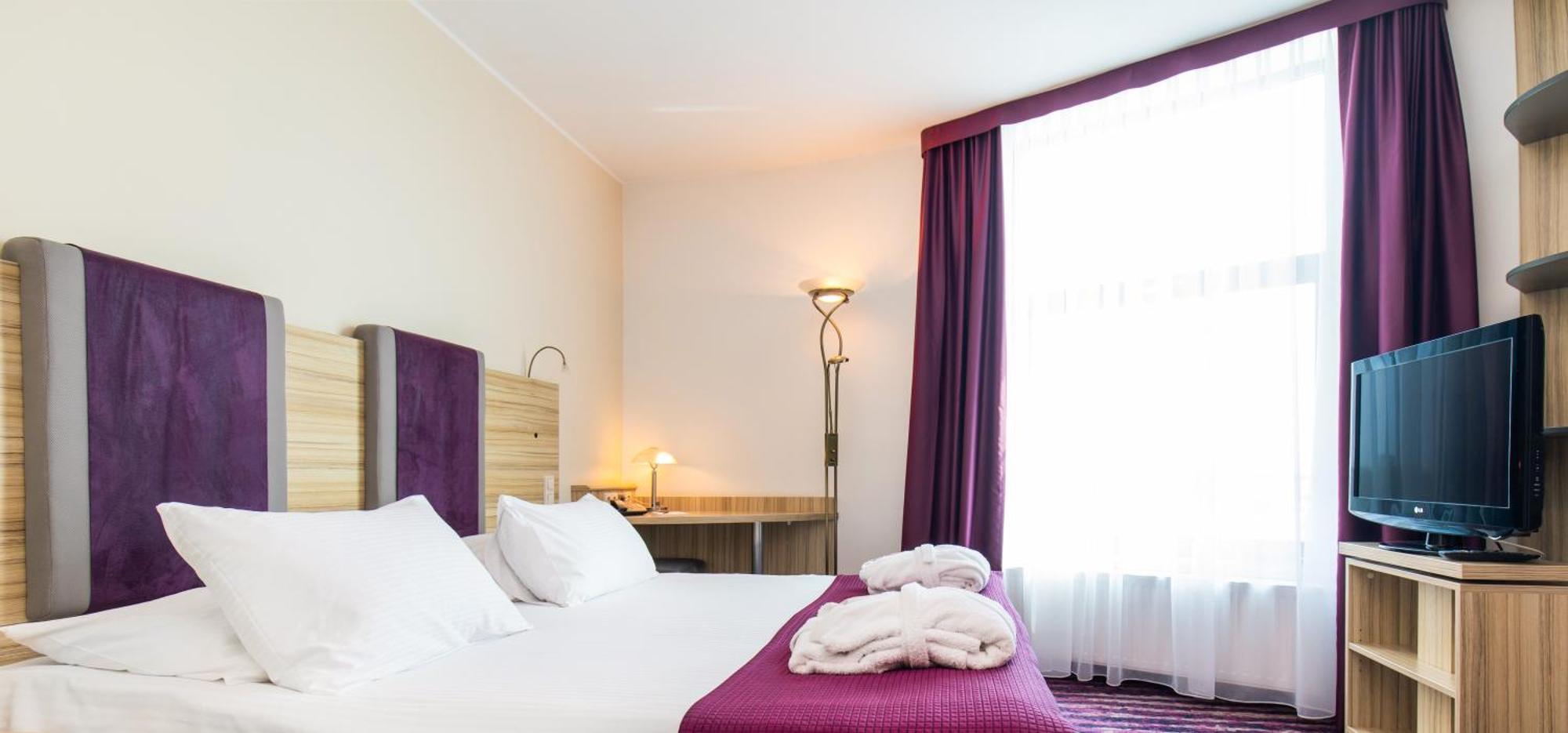 One-Bedroom Apartment,1277082802:JPEG