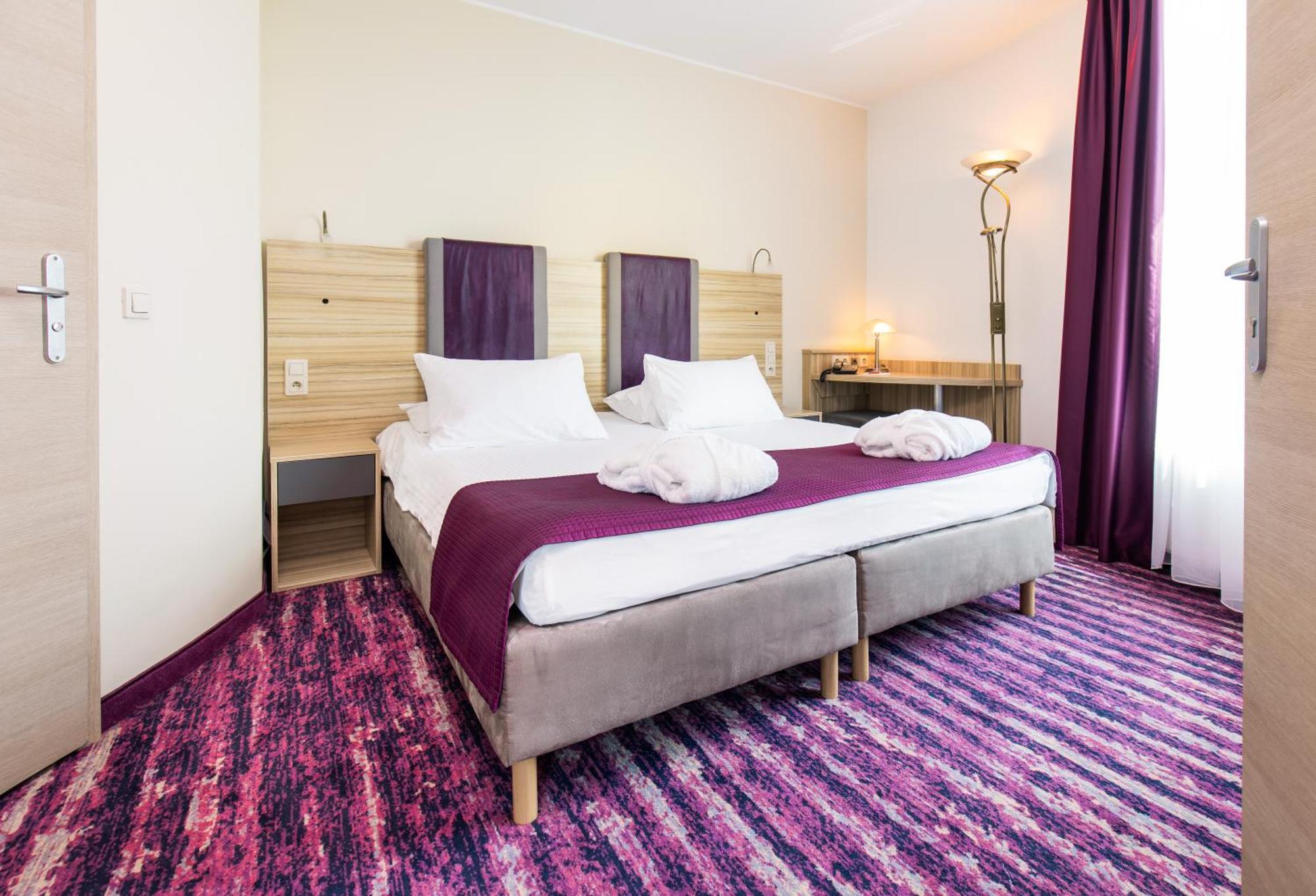Standard Twin Room,424851270:JPEG