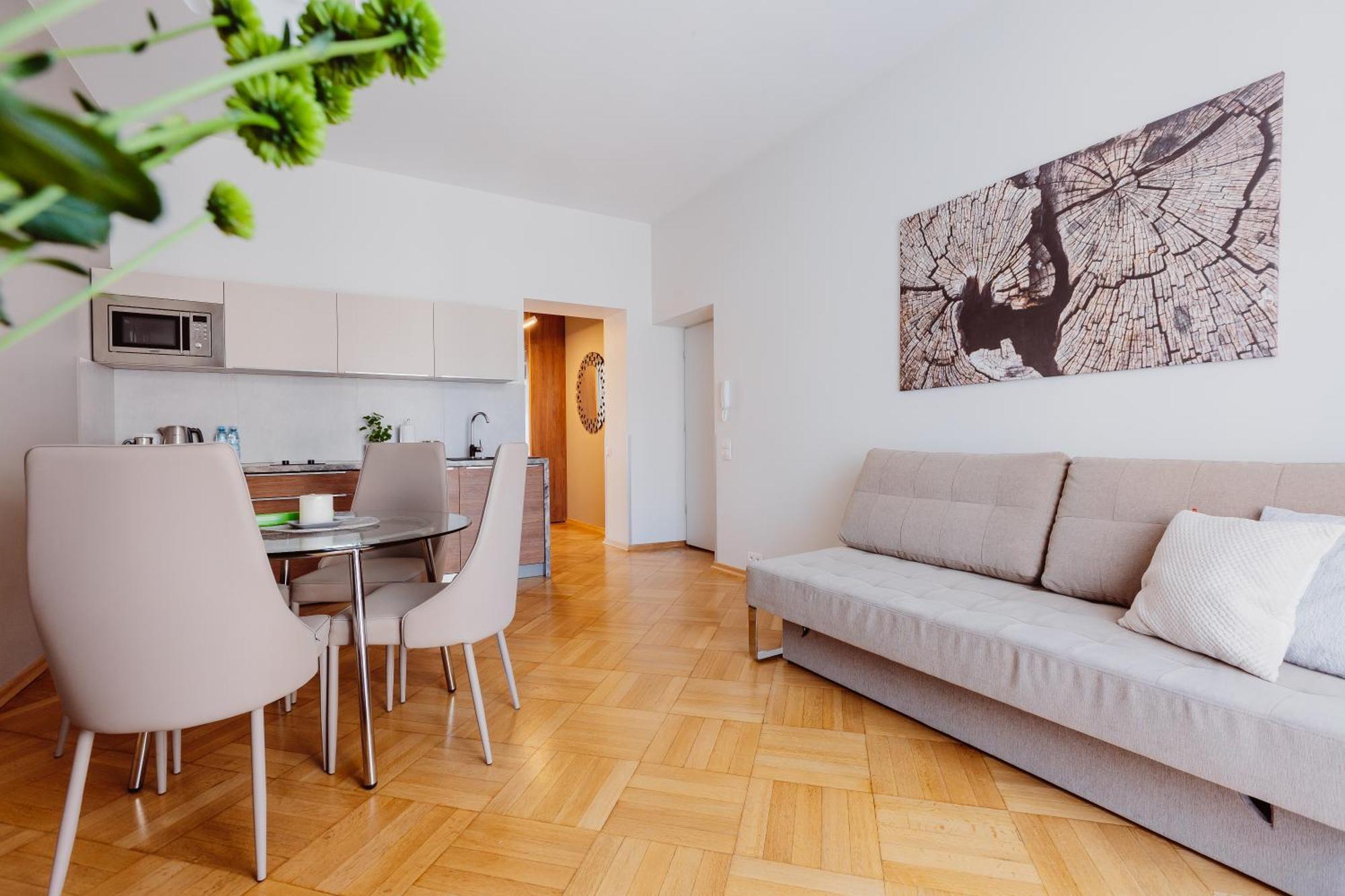 Deluxe Apartment,1589337887:JPEG