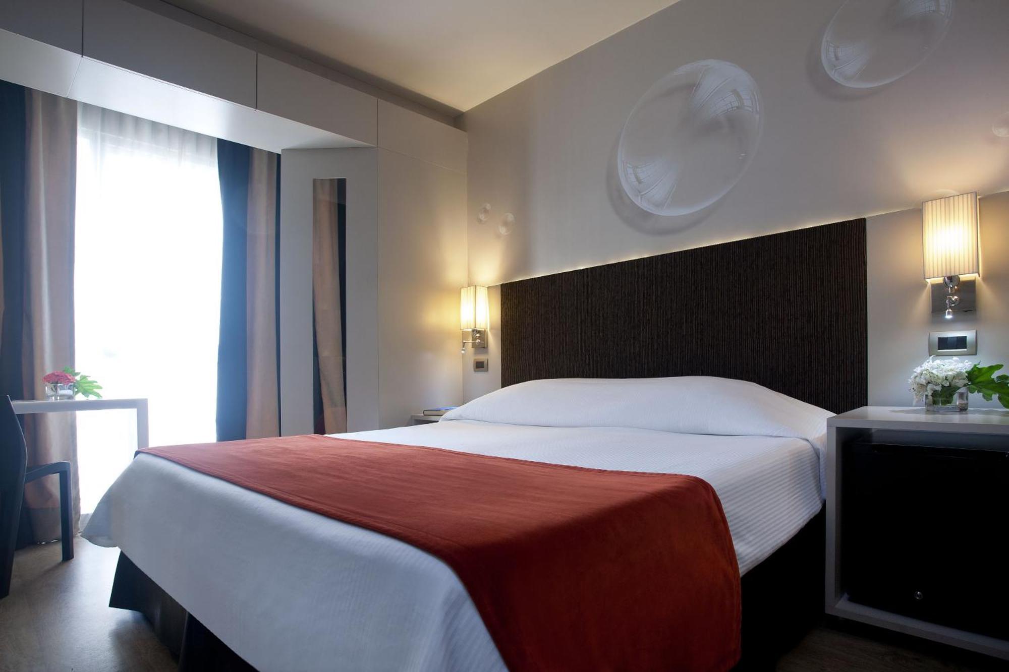 Standard Double Room,800023722:JPEG