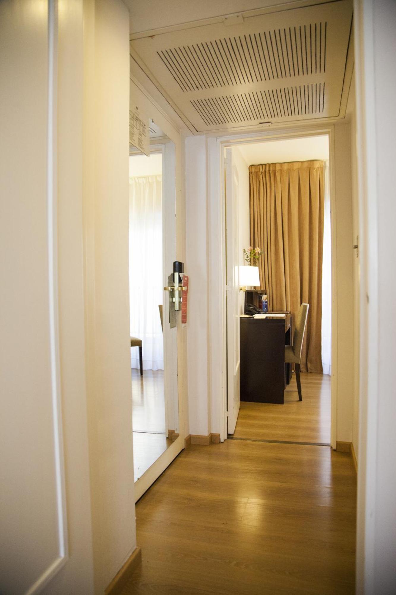 Standard Triple Room,315266805:JPEG