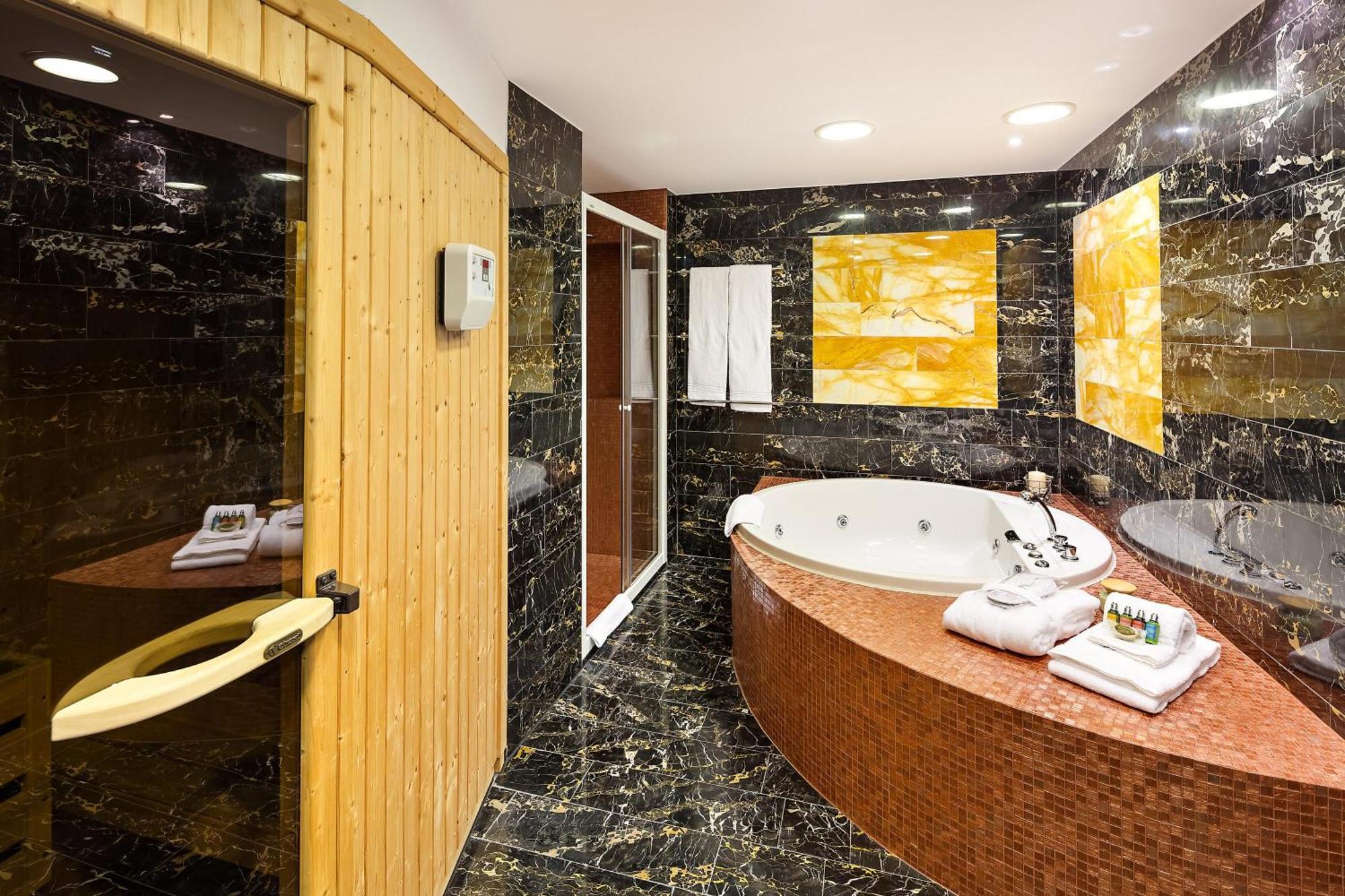 One-Bedroom King Suite,1277649685:JPEG