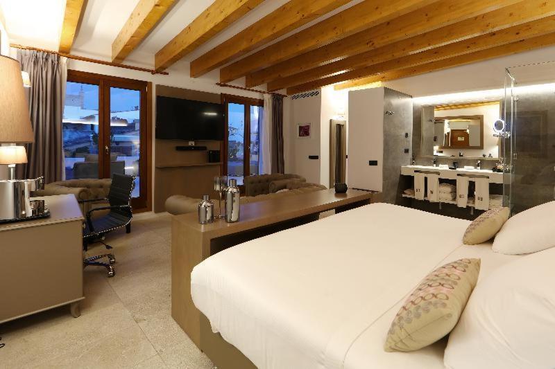 Sky Suite Jacuzzi