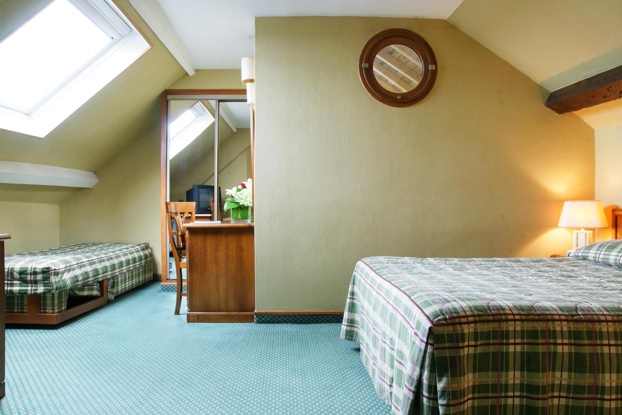 Standard Twin Room Sofa
