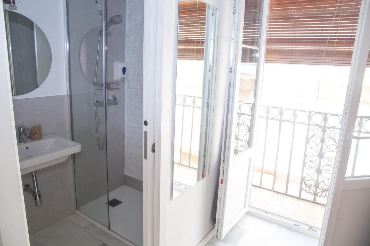 Deluxe Single Room Balcony,1279649851:JPEG